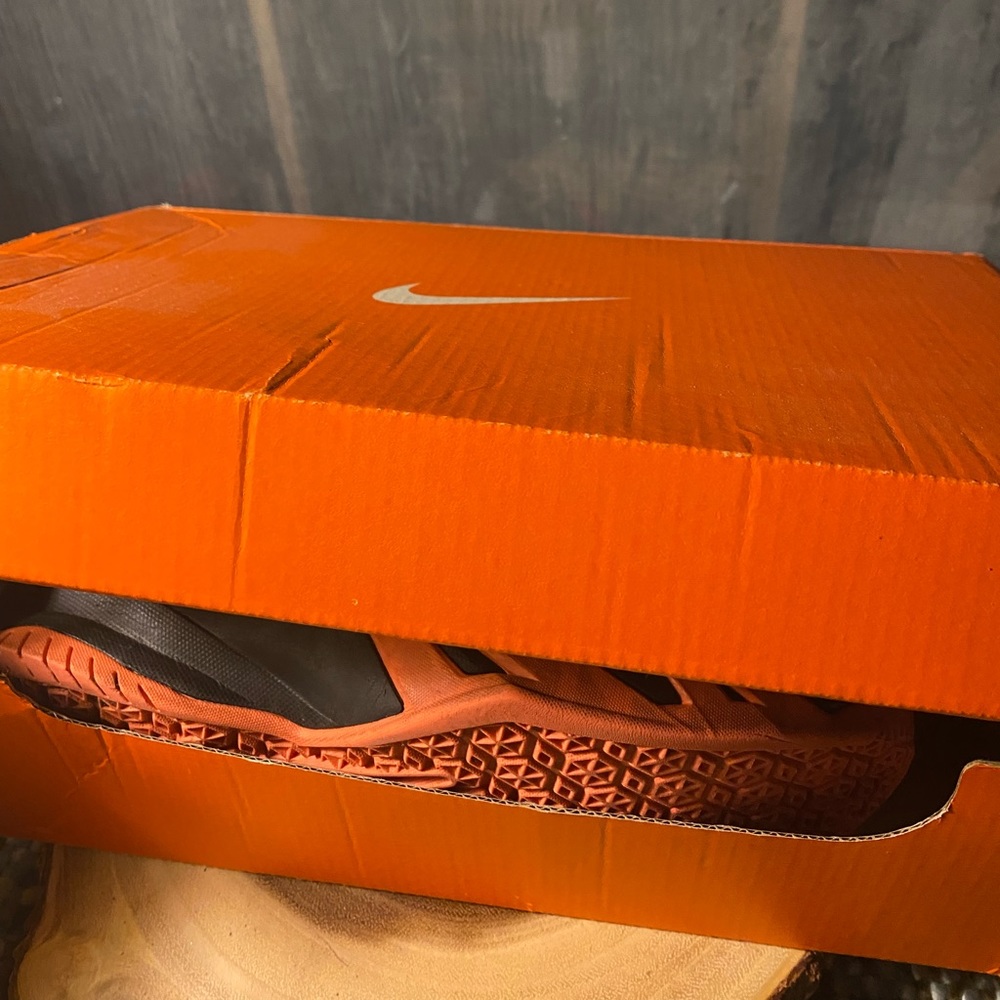 Kids 5y (boys) basketball shoes